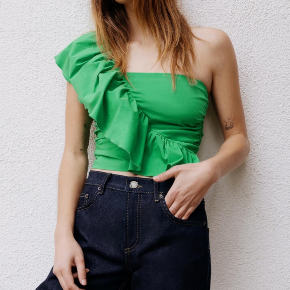 ZARA RUFFLED ASYMMETRIC TOP